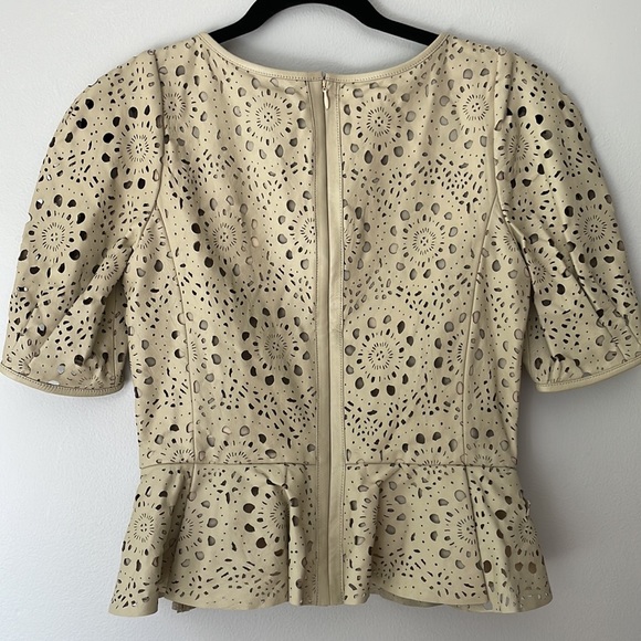 NWT Lauren Ralph Lauren Laser Cut Leather Peplum Top Women’s Size 2 - Picture 3 of 10